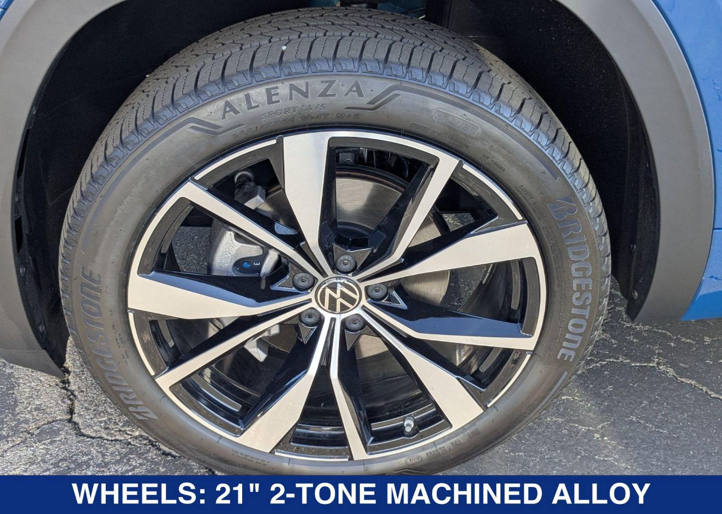 2025 Volkswagen Atlas SEL Premium R-Line - Photo 9