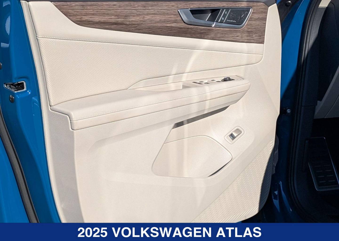 2025 Volkswagen Atlas SEL Premium R-Line - Photo 10