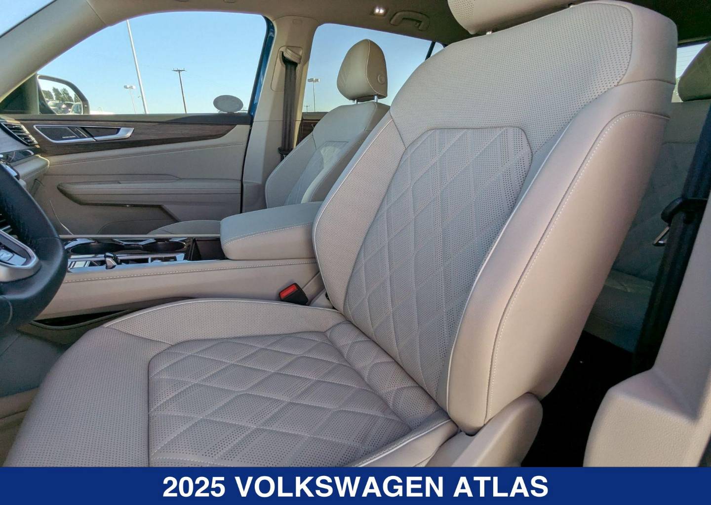 2025 Volkswagen Atlas SEL Premium R-Line - Photo 12