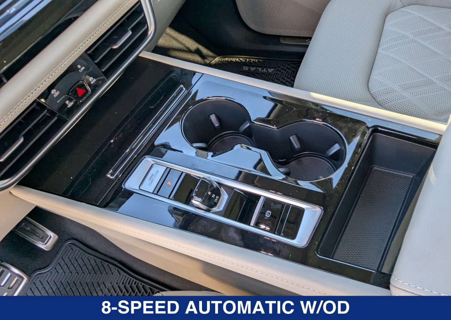 2025 Volkswagen Atlas SEL Premium R-Line - Photo 14