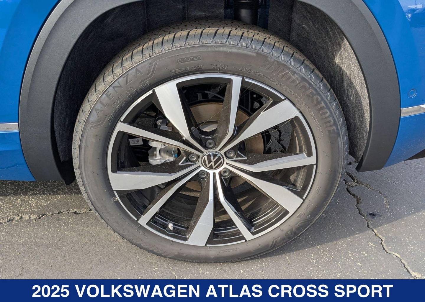 2025 Volkswagen Atlas Cross Sport SEL Premium R-LINE - Photo 9