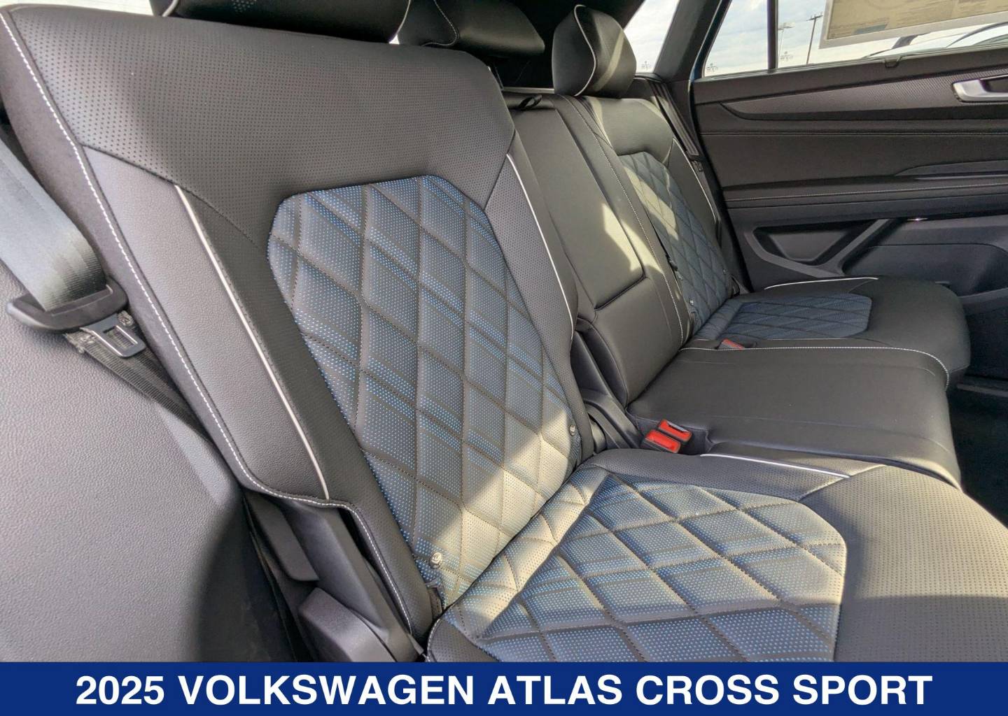 2025 Volkswagen Atlas Cross Sport SEL Premium R-LINE - Photo 17