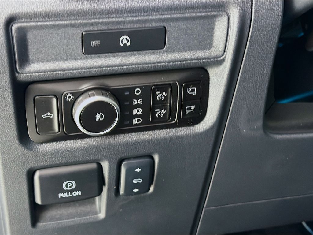 2025 Ford F-150 Lariat - Photo 10