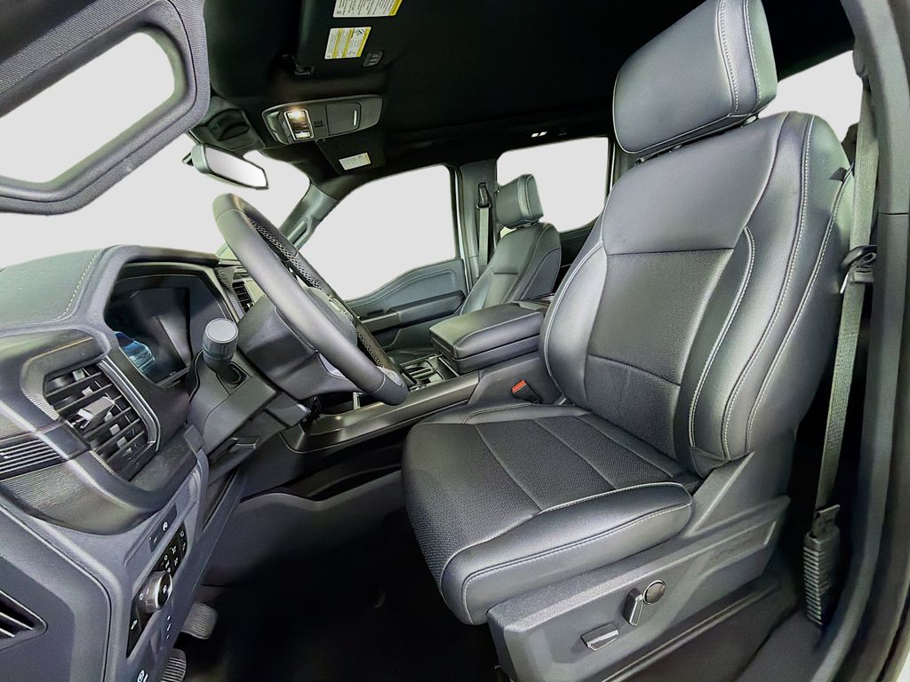 2025 Ford F-150 Lariat - Photo 11