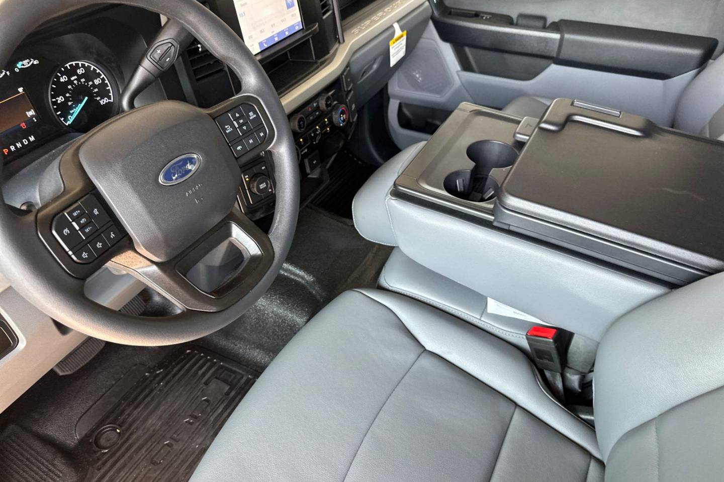 2025 Ford F-550 Super Duty Chassis Cab XL - Photo 10