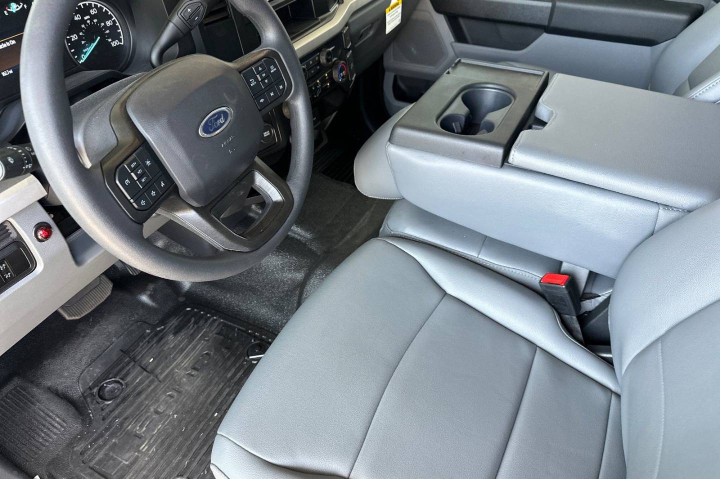 2024 Ford F-550 Super Duty Chassis Cab XL - Photo 9