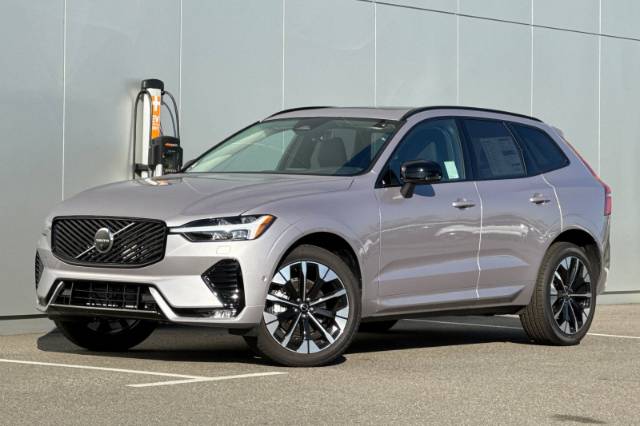 2026 Volvo XC60 B5 Plus
