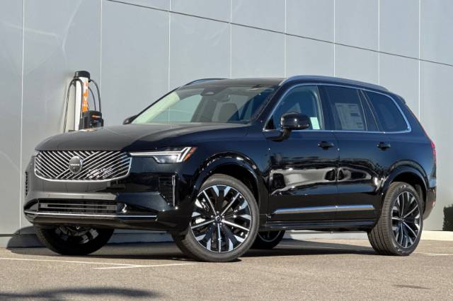2026 Volvo XC90 B5 Plus