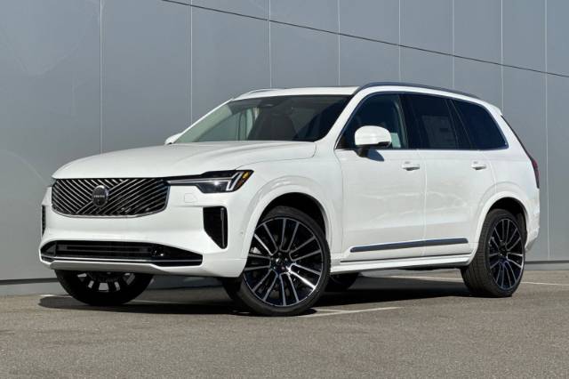 2026 Volvo XC90 B5 Plus