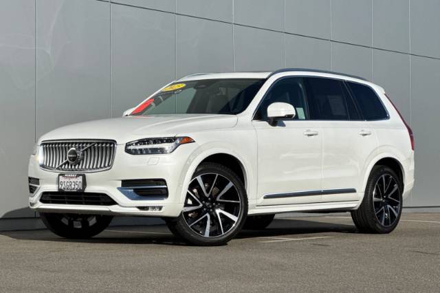 2025 Volvo XC90 B5 Plus