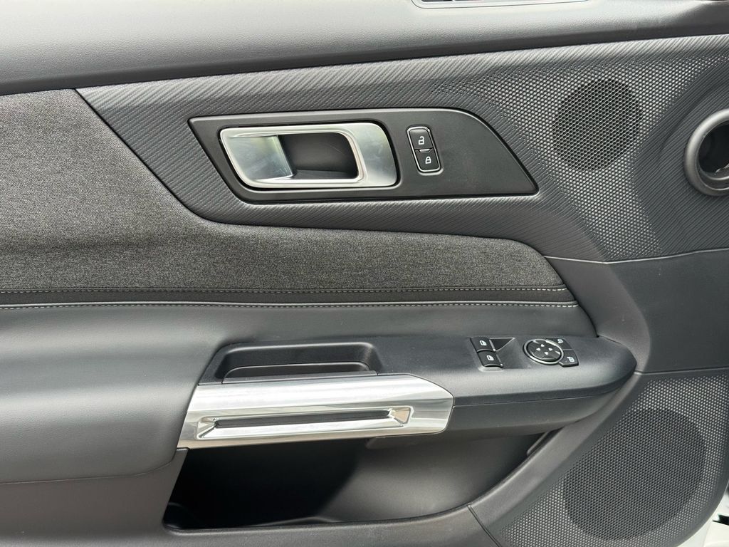 2025 Ford Mustang EcoBoost Fastback - Photo 12