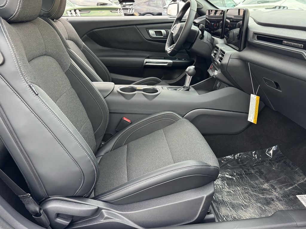 2025 Ford Mustang EcoBoost Fastback - Photo 14