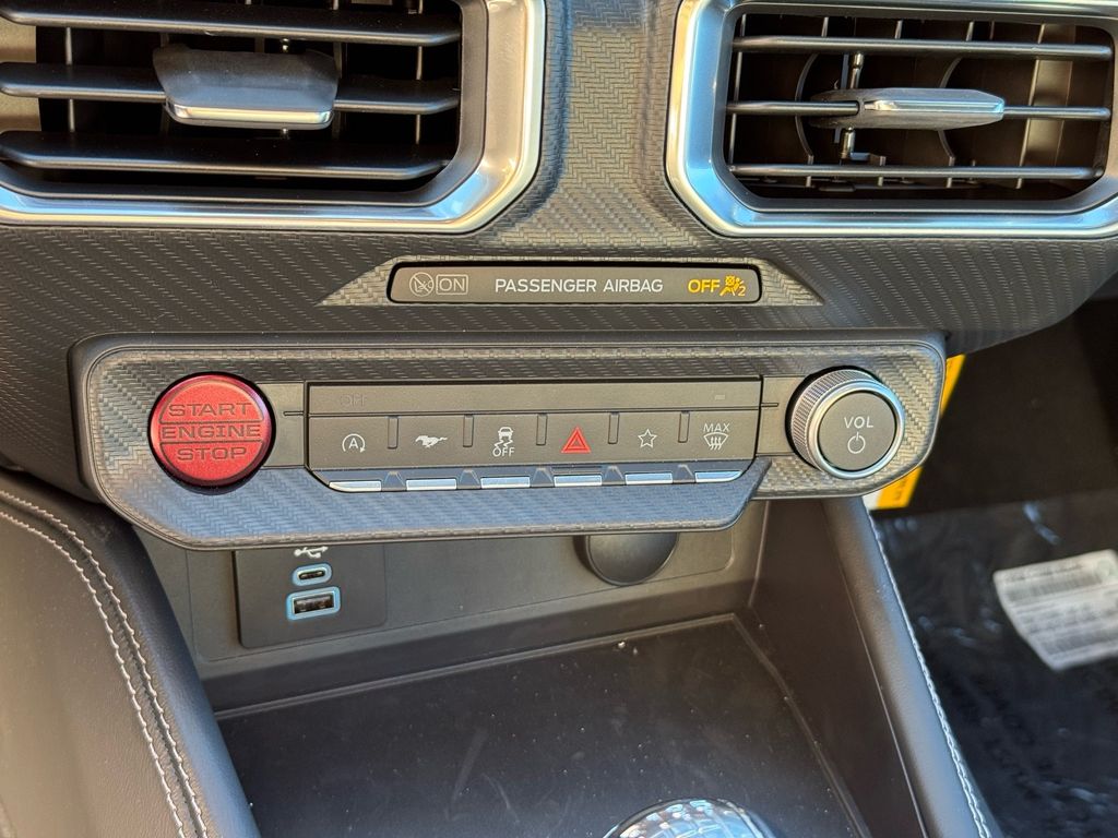 2025 Ford Mustang GT Premium Fastback - Photo 17