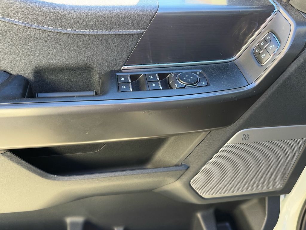 2025 Ford F-150 Lariat - Photo 8