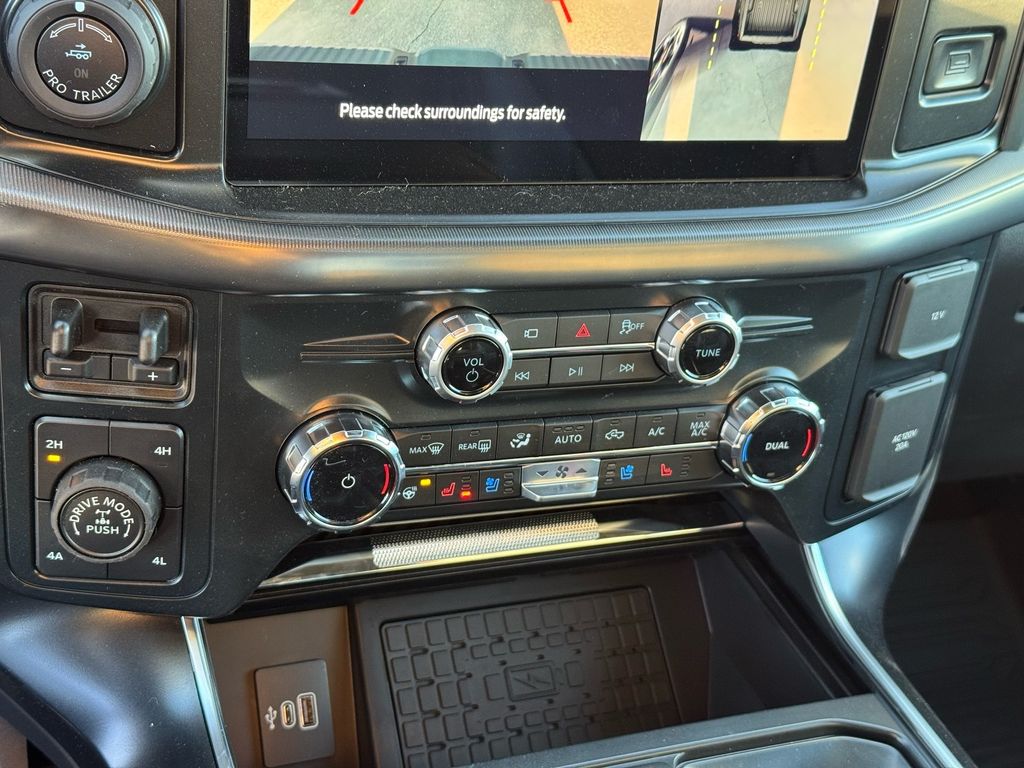 2025 Ford F-150 Raptor - Photo 17