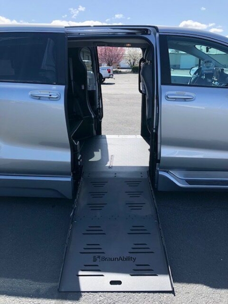 2025 Toyota Sienna LE