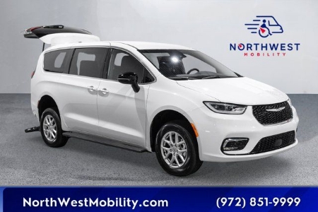 2024 Chrysler Pacifica Touring