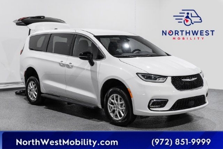 2024 Chrysler Pacifica Touring