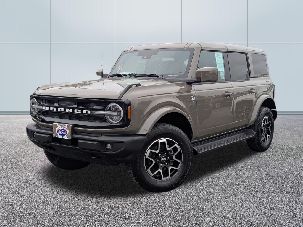 2025 Ford Bronco Outer Banks
