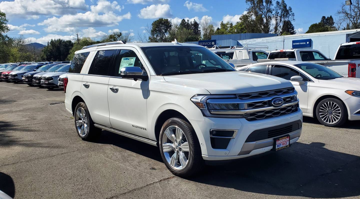 2024 Ford Expedition Platinum's photo