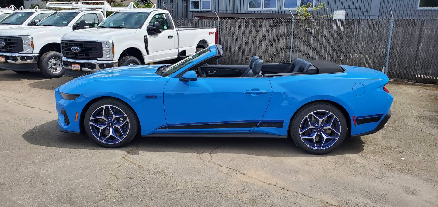 2025 Ford Mustang GT Premium Convertible - Photo 8