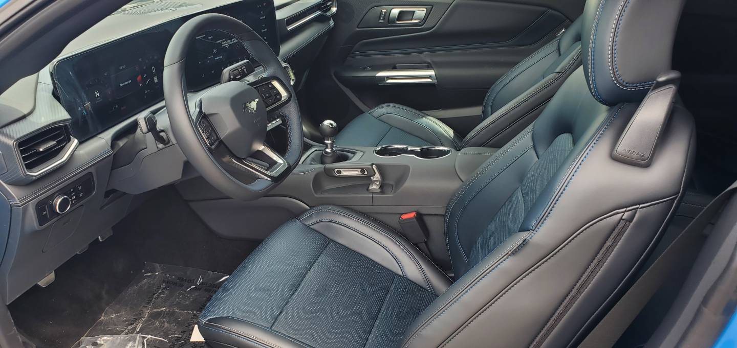 2025 Ford Mustang GT Premium Convertible - Photo 10