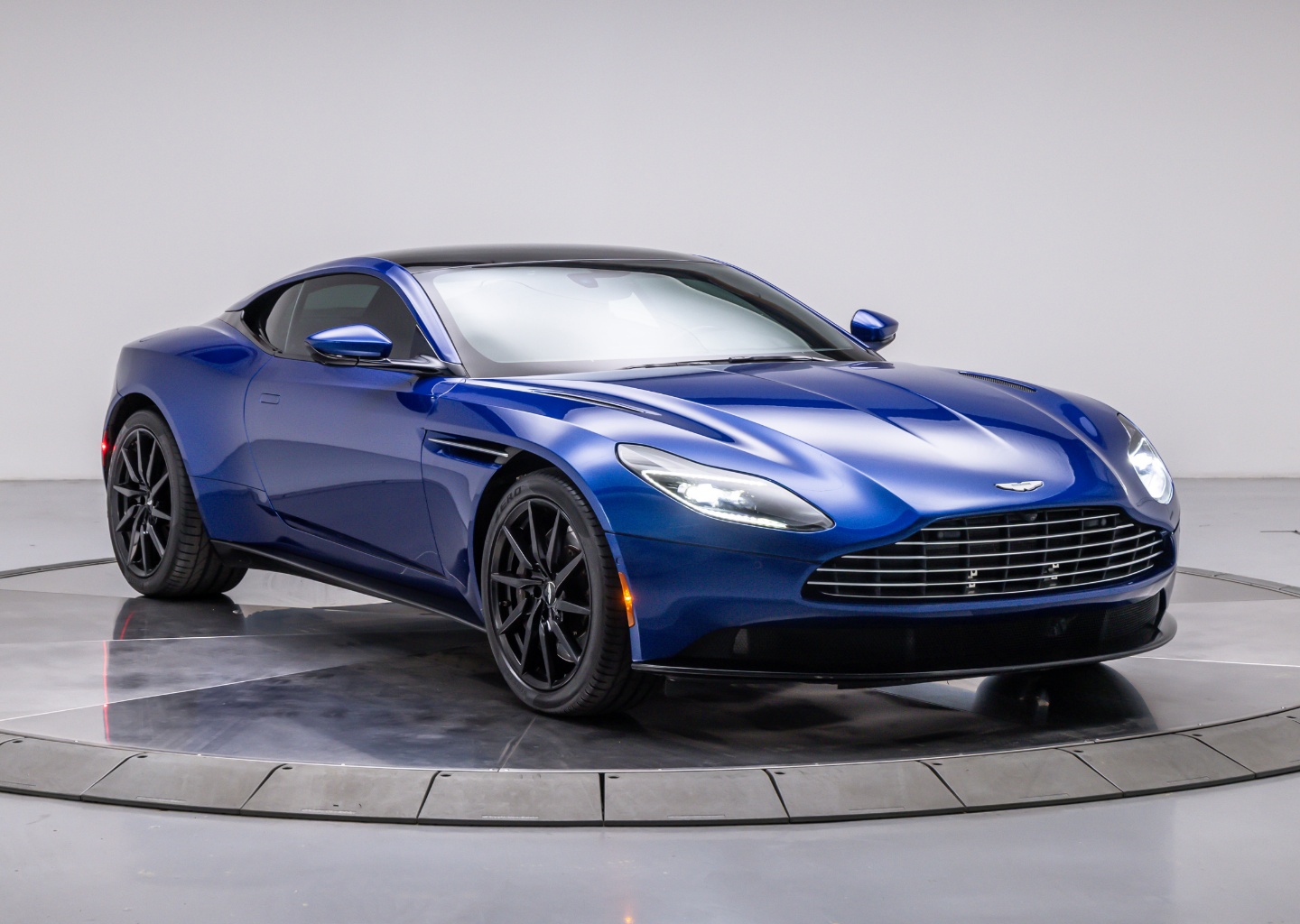 2019 Aston Martin DB11 Base