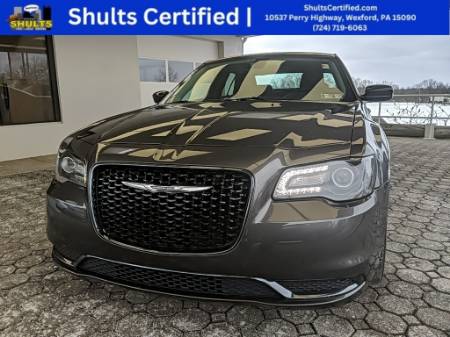 2019 Chrysler 300 Touring