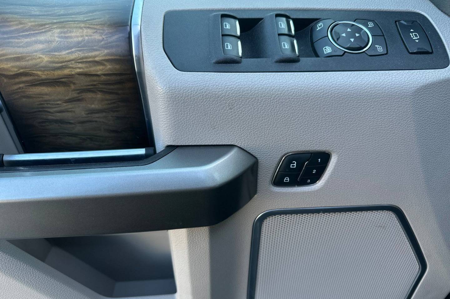 2019 Ford F-450 Super Duty Limited - Photo 11