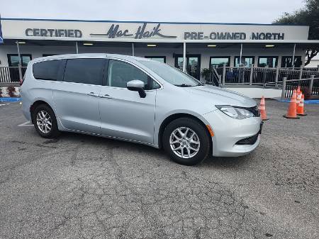 2023 Chrysler Voyager LX