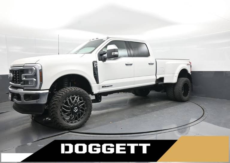 2026 Ford Super Duty F-350 DRW LARIAT