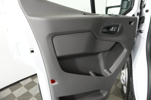 2025 Ford Transit Van Base - Photo 17