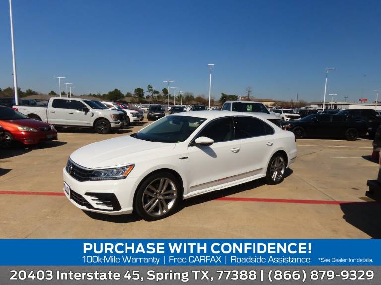 2017 Volkswagen Passat R-Line w/Comfort Pkg Auto