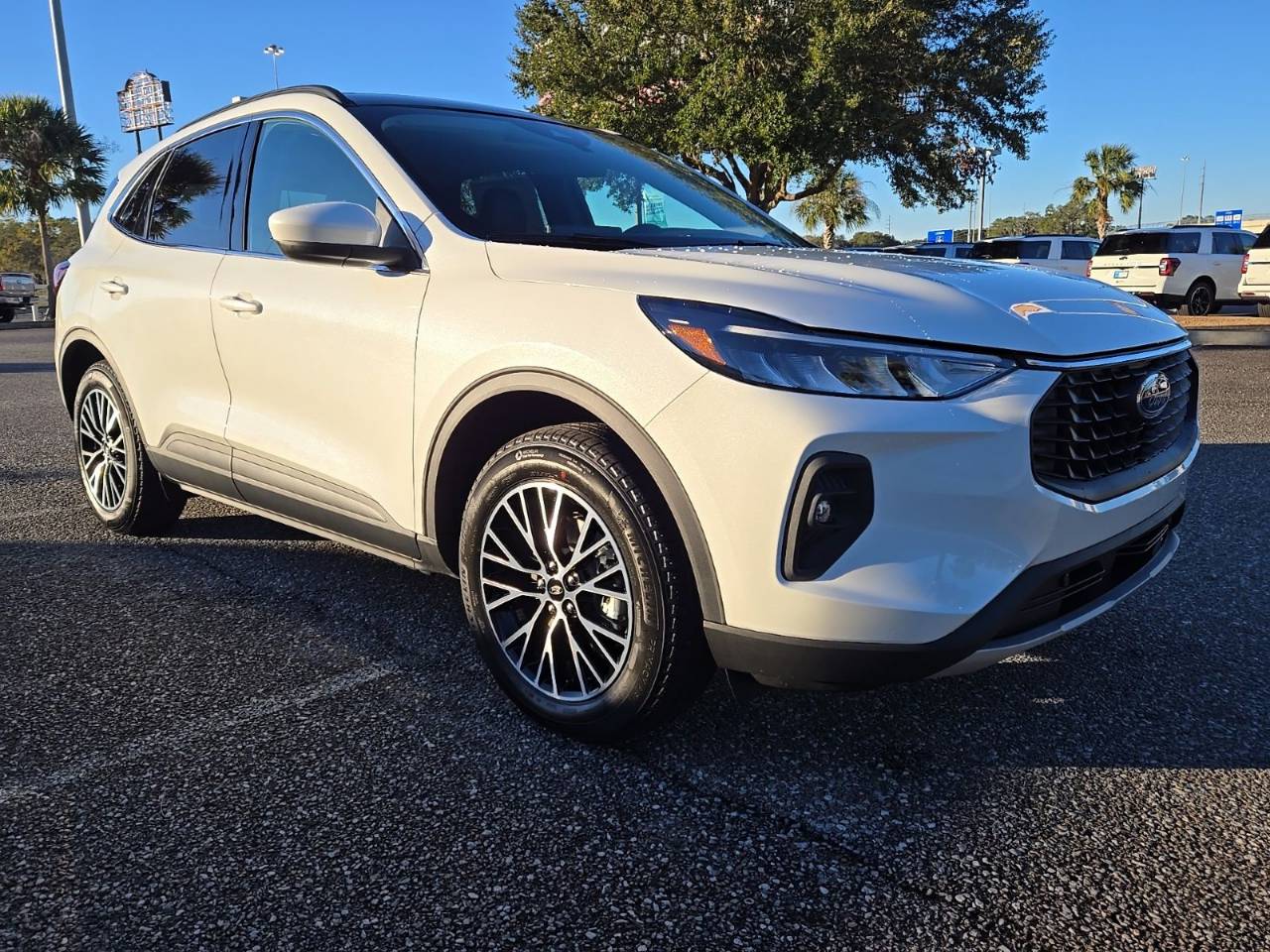 2025 Ford Escape Plug-in hybrid PHEV - Photo 10