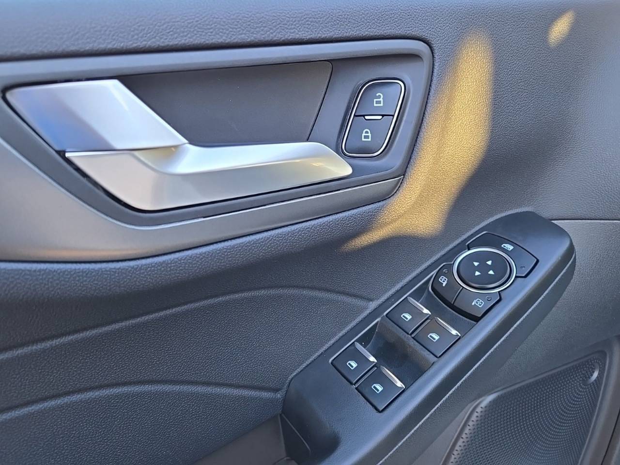 2025 Ford Escape Plug-in hybrid PHEV - Photo 14