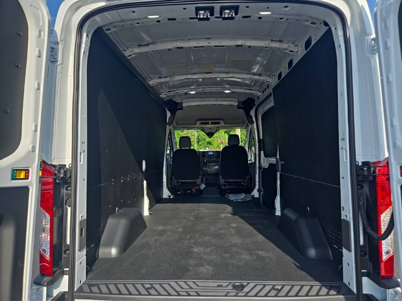2025 Ford Transit Van Base - Photo 7