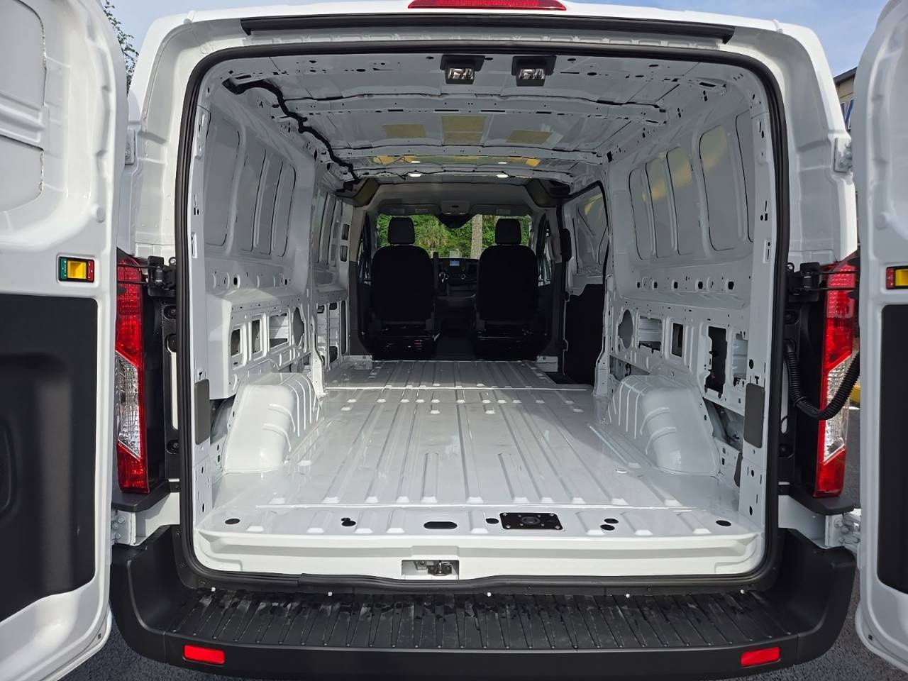 2025 Ford Transit Van Base - Photo 17