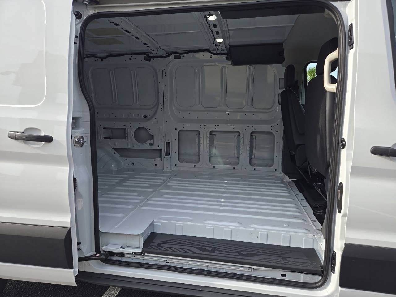 2025 Ford Transit Van Base - Photo 19