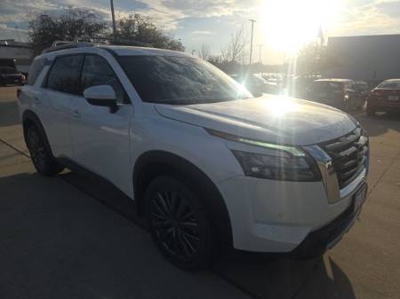 2025 Nissan Pathfinder SL