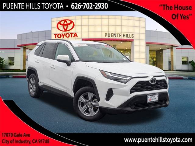 2025 Toyota RAV4 Hybrid XLE