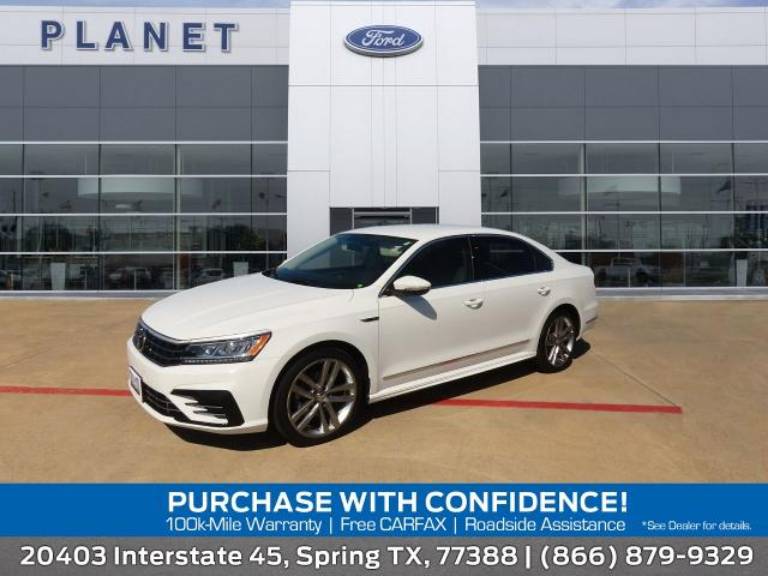 2017 Volkswagen Passat R-Line w/Comfort Pkg Auto