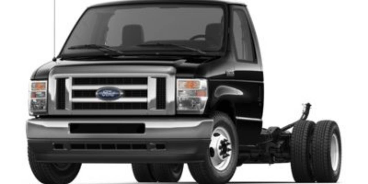 2027 Ford E-Series's photo
