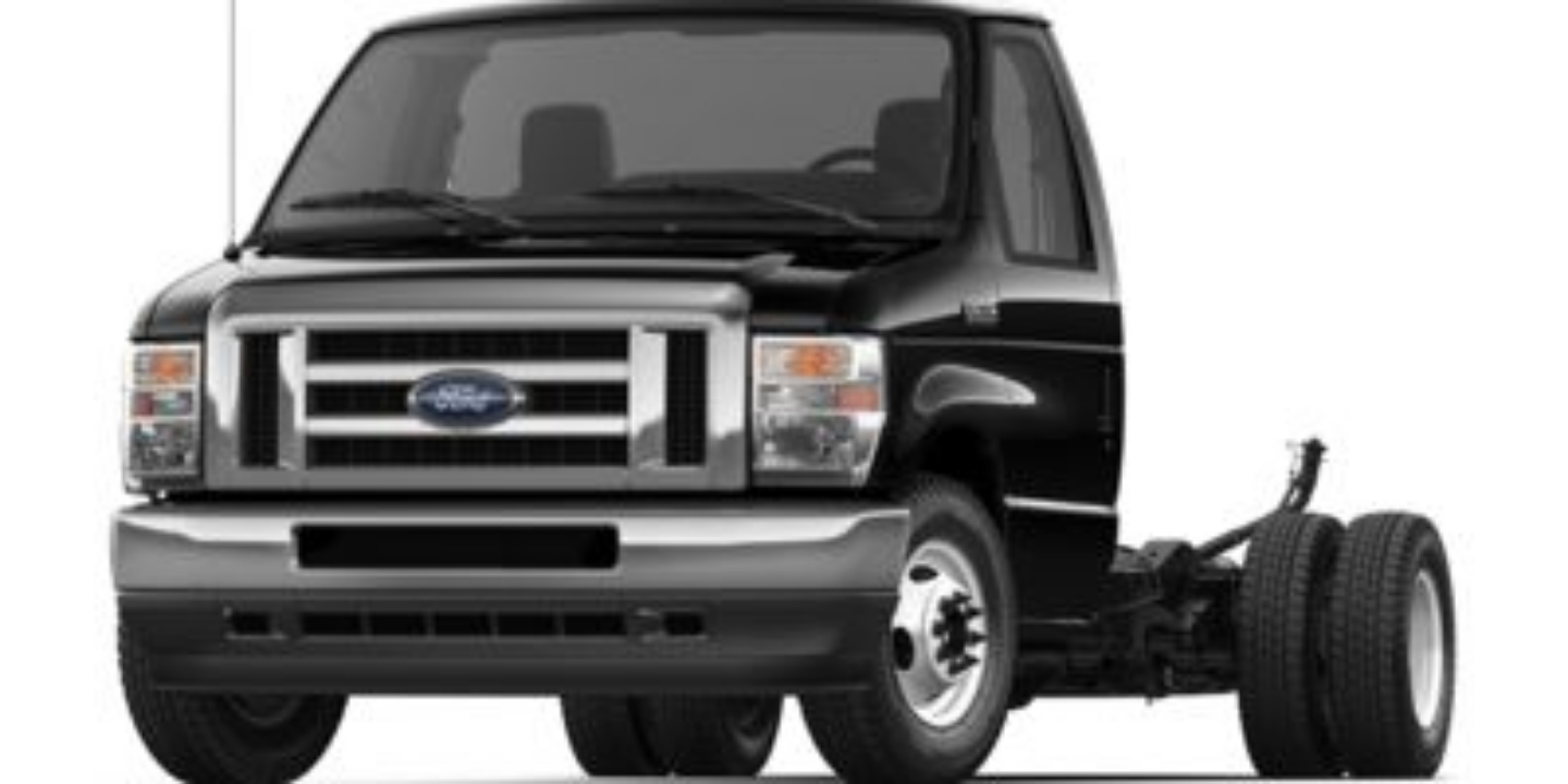 2027 Ford E-Series DRW E-450 Super Duty 176 in WB's photo