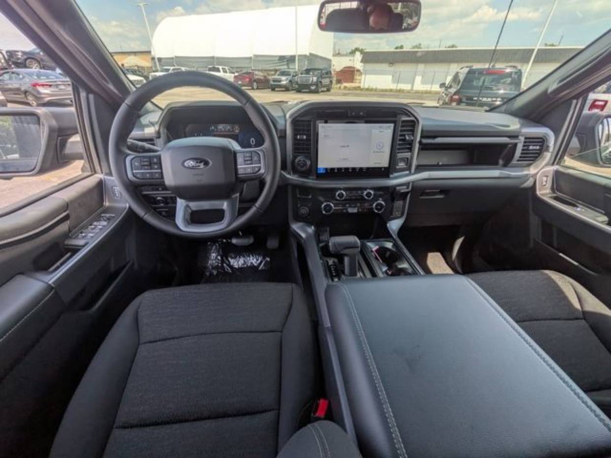 2025 Ford F-150 XLT - Photo 30