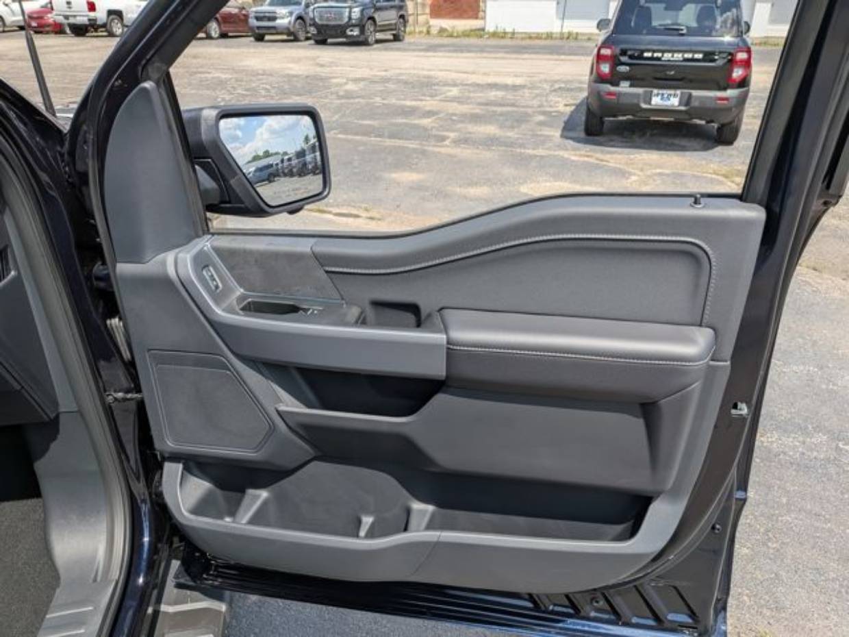 2025 Ford F-150 XLT - Photo 40