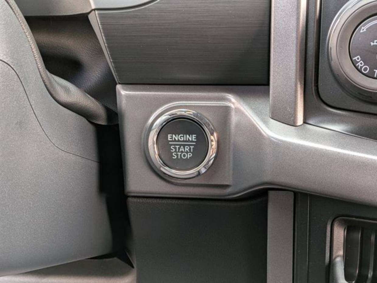 2025 Ford F-150 XLT - Photo 43