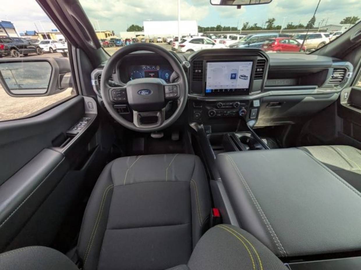 2025 Ford F-150 STX - Photo 32