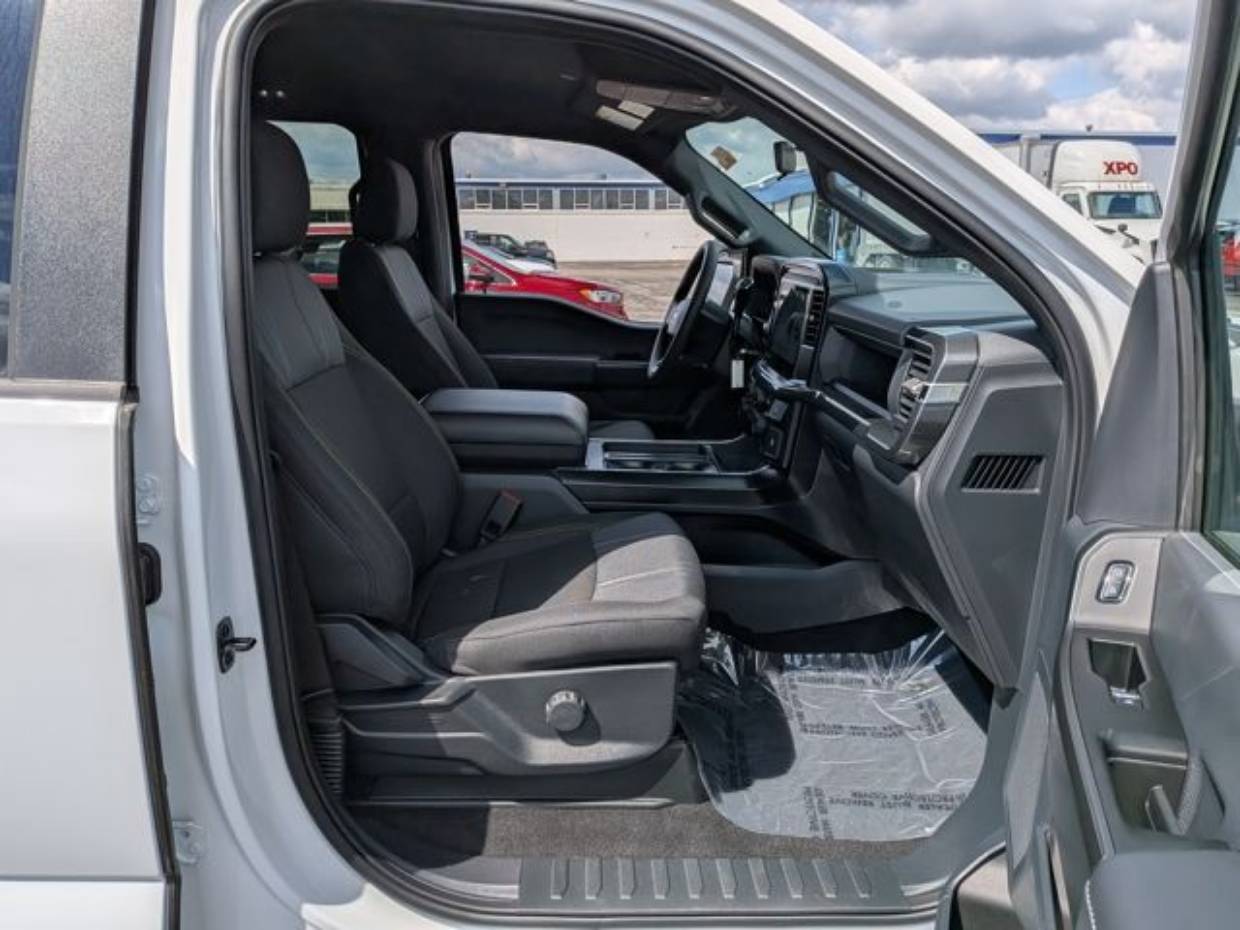 2025 Ford F-150 STX - Photo 39