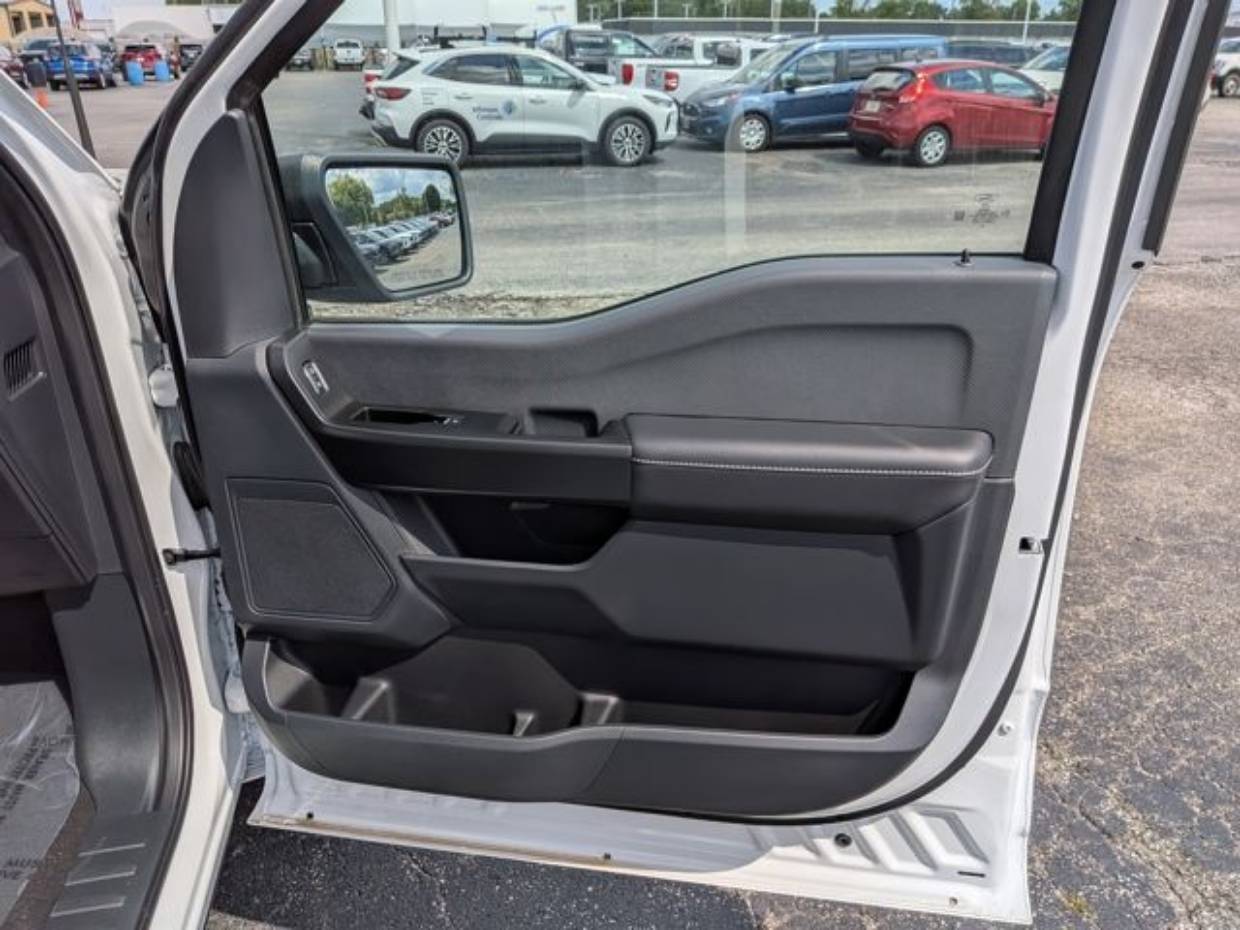 2025 Ford F-150 STX - Photo 41