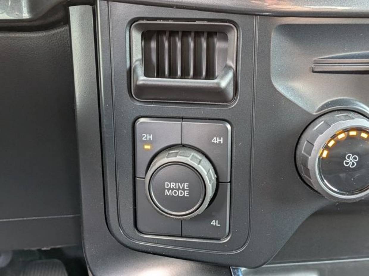 2025 Ford F-150 STX - Photo 46